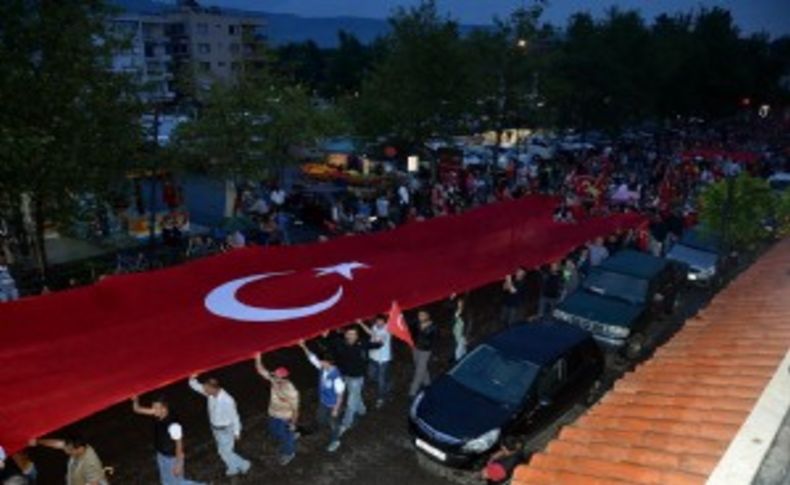 Selçuk'ta Bayrağa Saygı Yürüyüşü Yapıldı